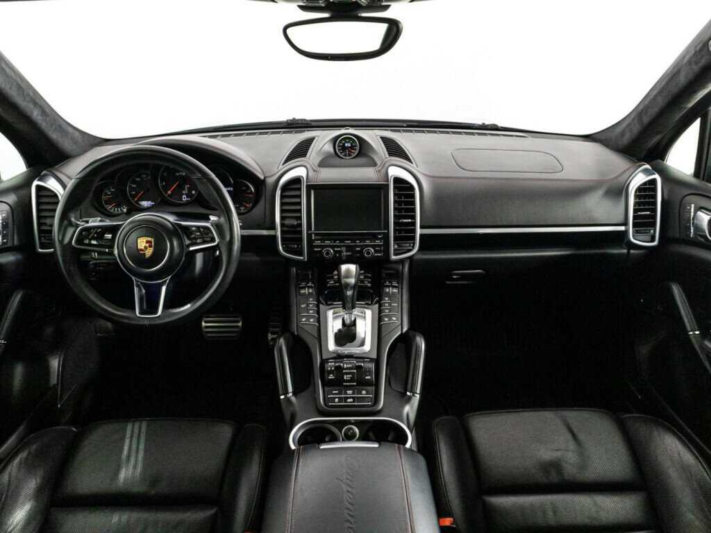 Porsche Cayenne с пробегом — 2015 год. Фото: #12