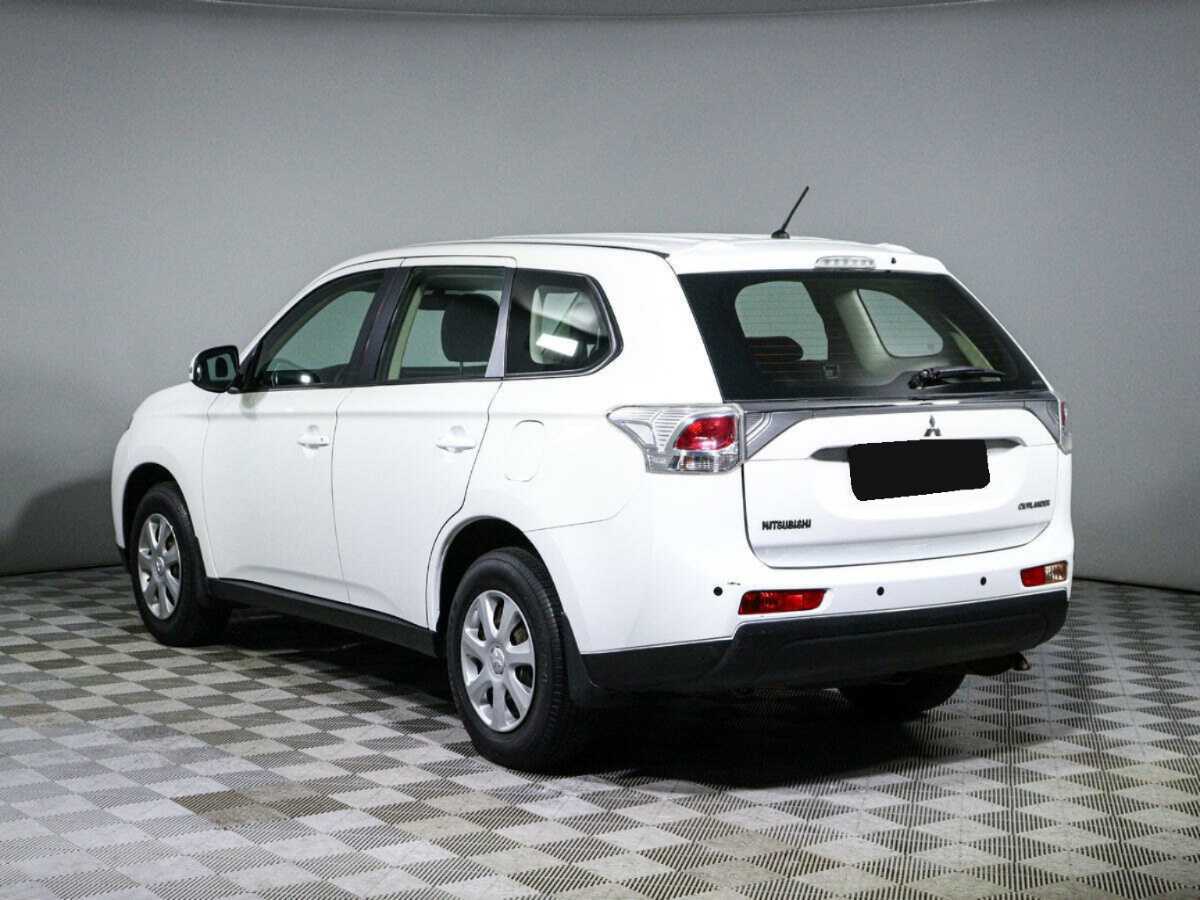 Mitsubishi Outlander с пробегом — 2013 год. Фото: #6