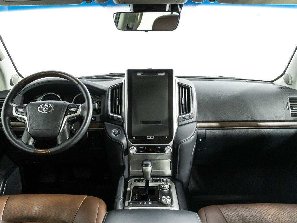 Toyota Land Cruiser с пробегом — 2016 год. Фото: #11