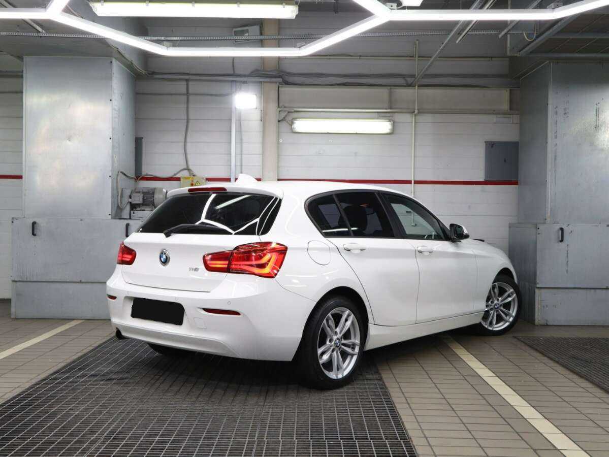 BMW 1 серии с пробегом — 2016 год. Фото: #1