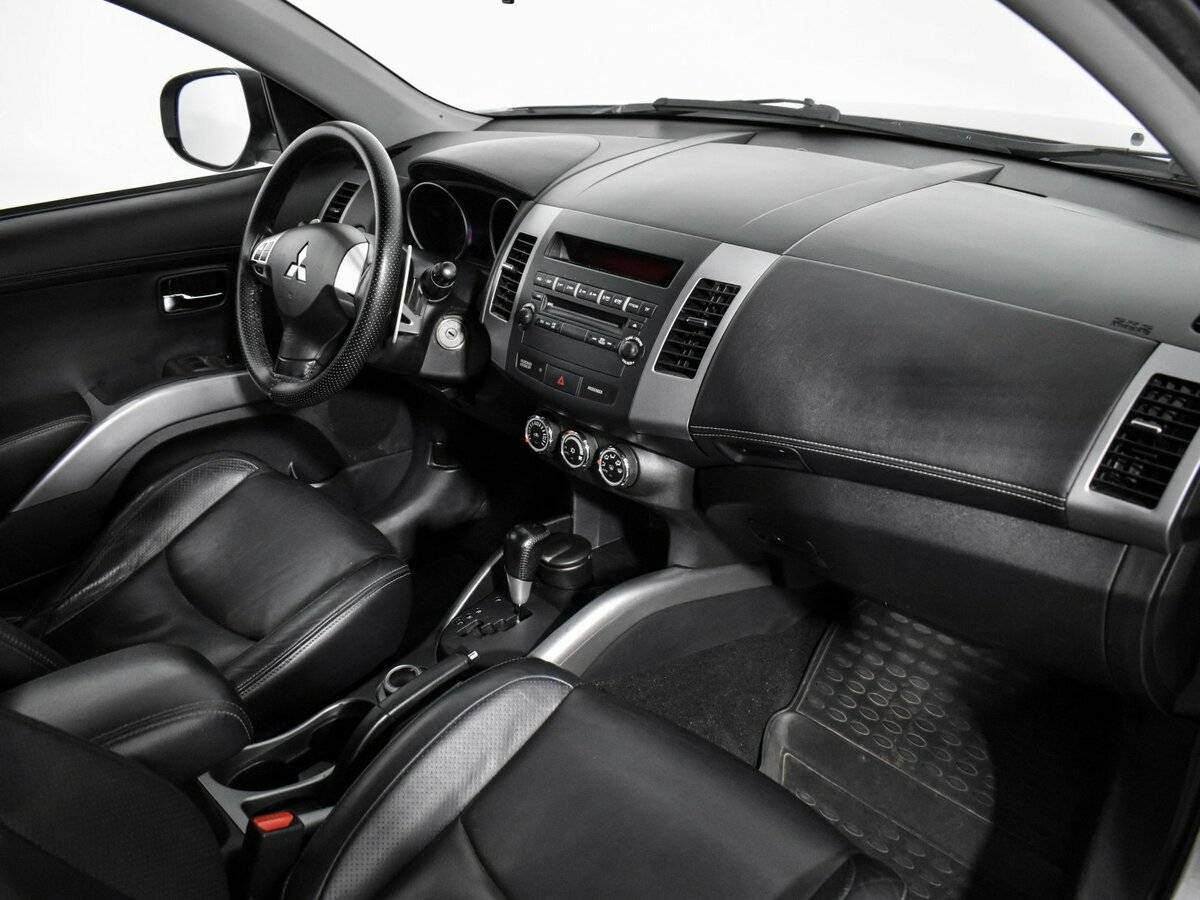 Mitsubishi Outlander с пробегом — 2011 год. Фото: #14
