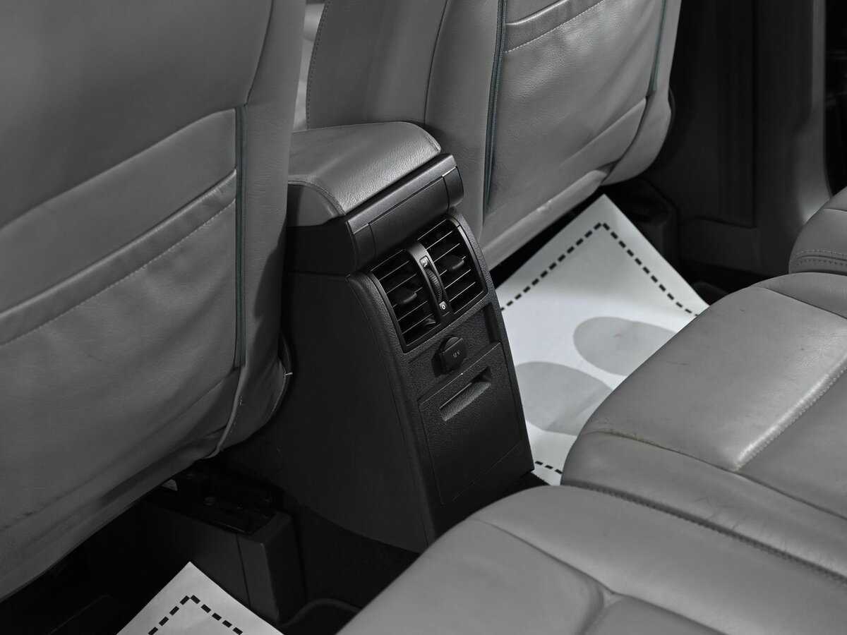 Volkswagen Touran с пробегом — 2012 год. Фото: #12