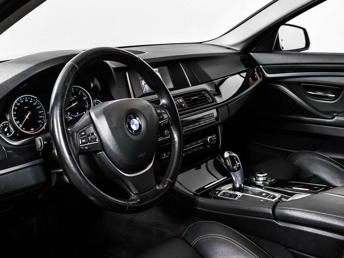 BMW 5 серии с пробегом — 2015 год. Фото: #11