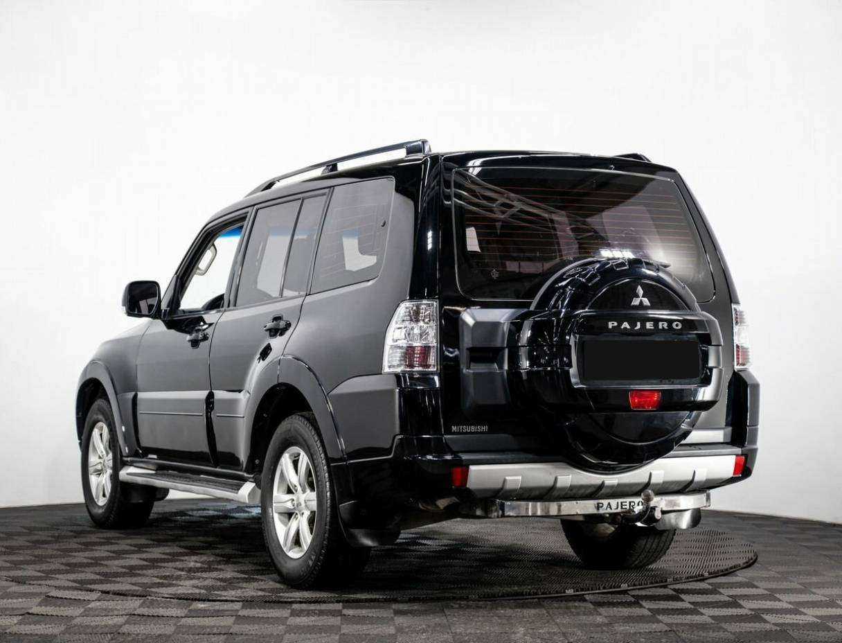 Mitsubishi Pajero с пробегом — 2011 год. Фото: #3