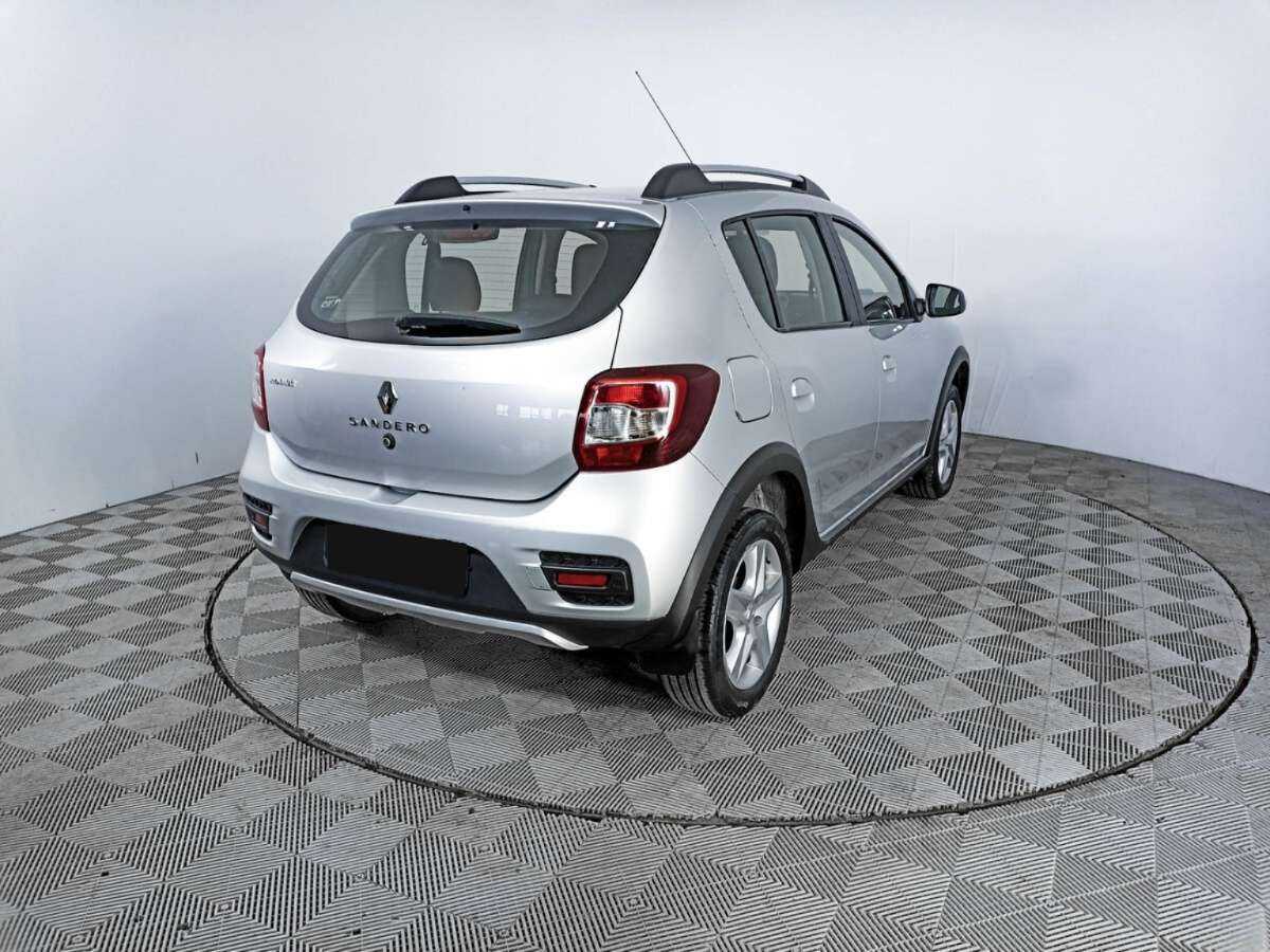 Renault Sandero с пробегом — 2017 год. Фото: #4