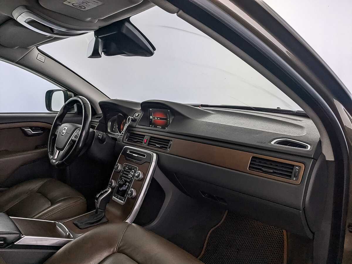 Volvo XC70 с пробегом — 2015 год. Фото: #12