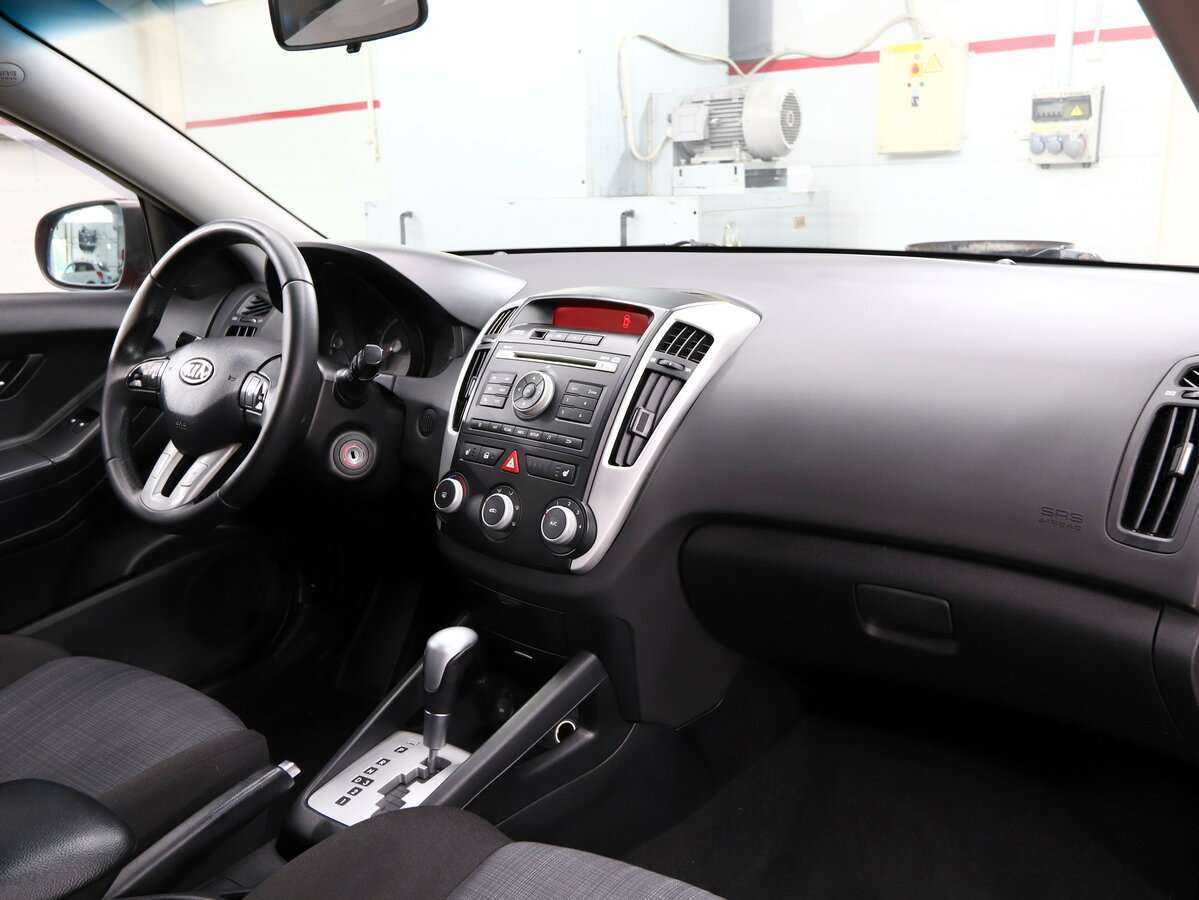 Kia Ceed с пробегом — 2010 год. Фото: #14