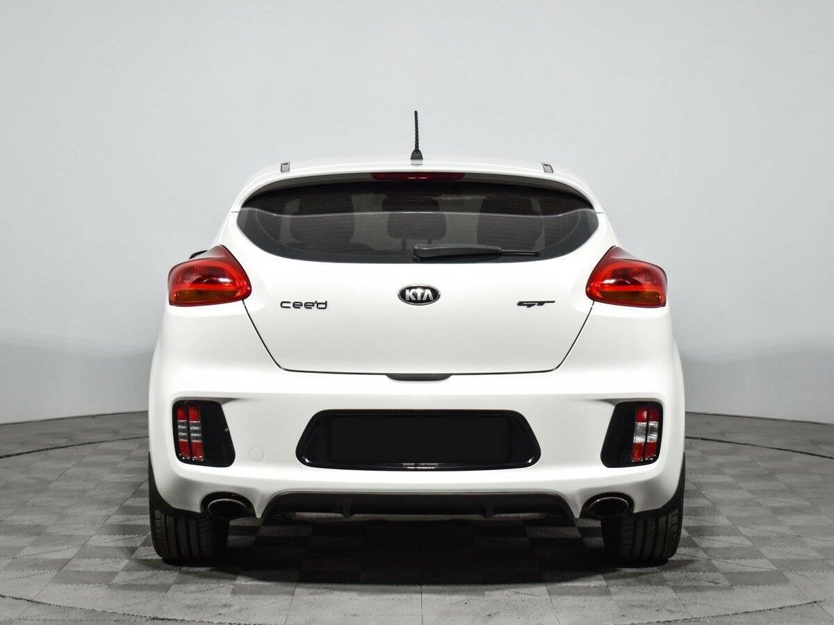 Kia Ceed GT с пробегом — 2015 год. Фото: #6