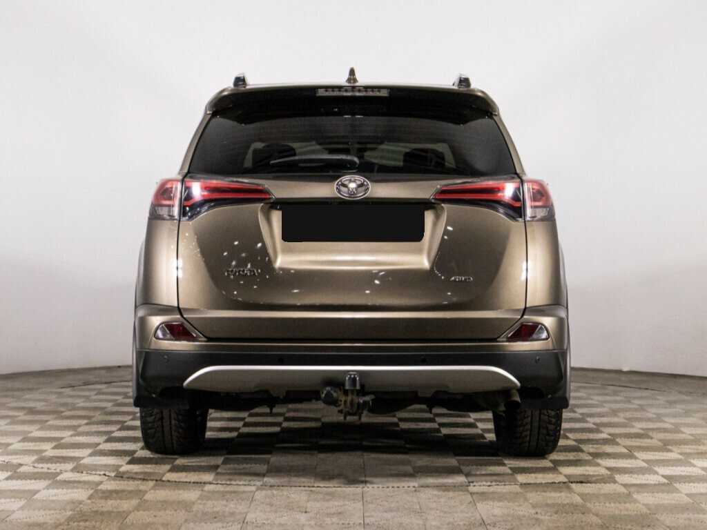 Toyota RAV4 с пробегом — 2017 год. Фото: #5
