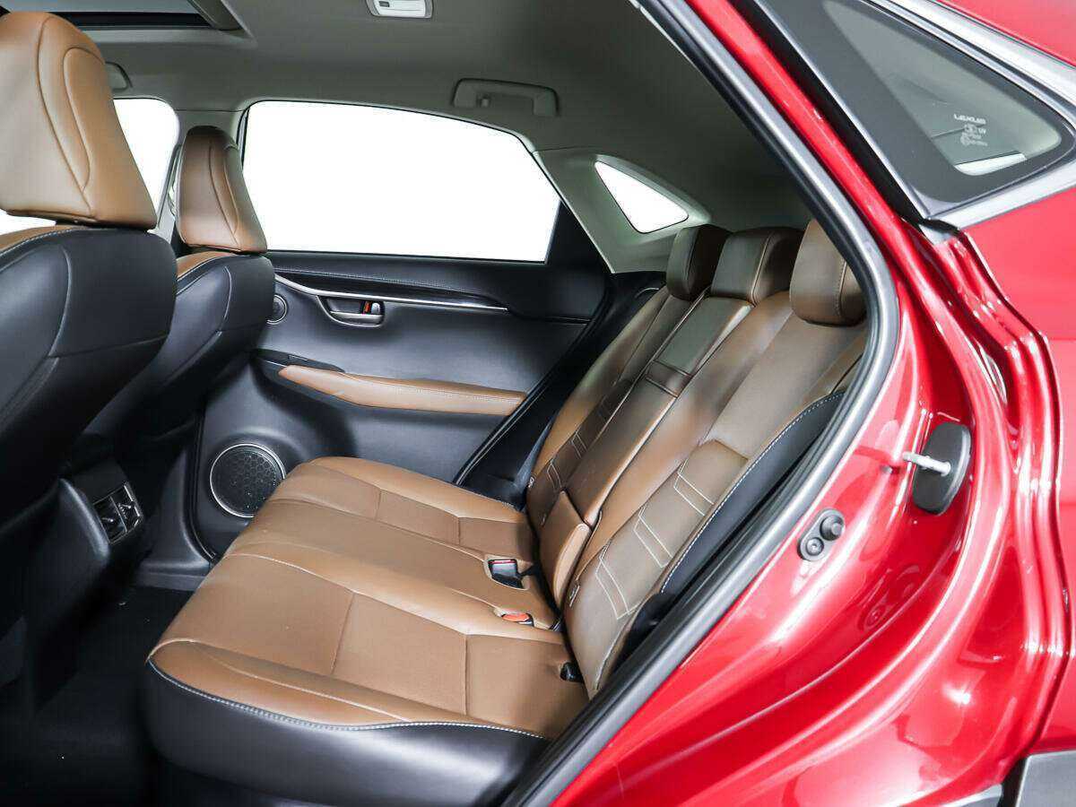 Lexus NX с пробегом — 2015 год. Фото: #9