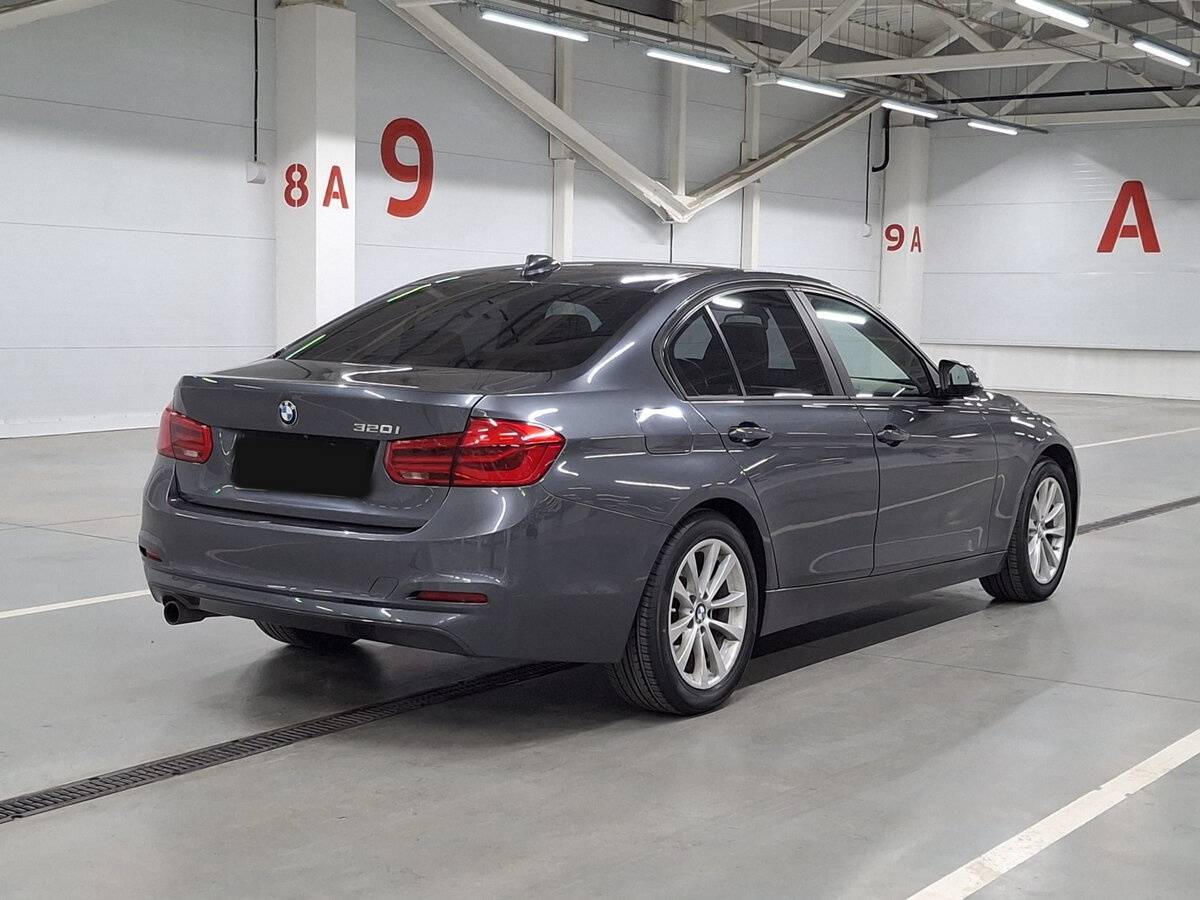 BMW 3 серии с пробегом — 2018 год. Фото: #4