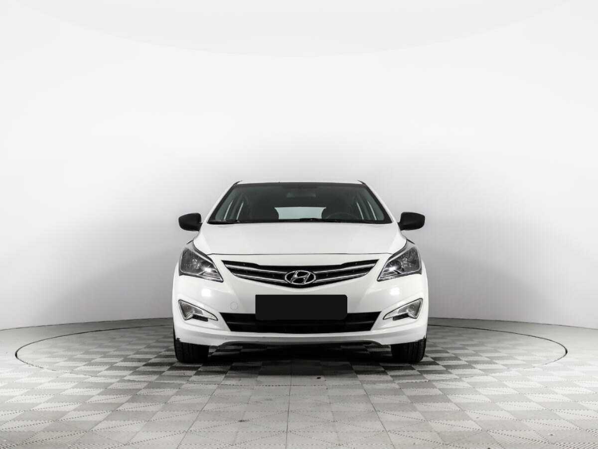 Hyundai Solaris с пробегом — 2015 год. Фото: #1