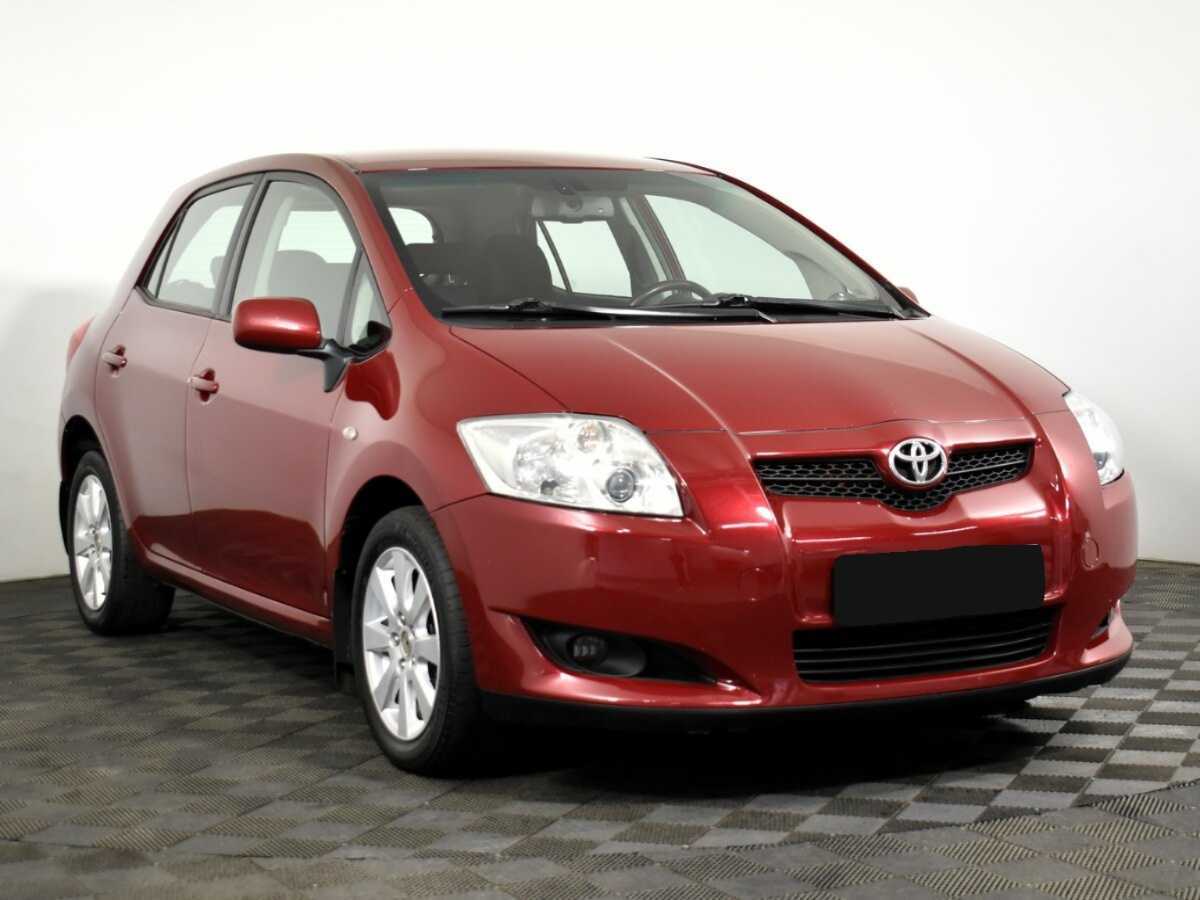 Toyota Auris с пробегом — 2007 год. Фото: #2