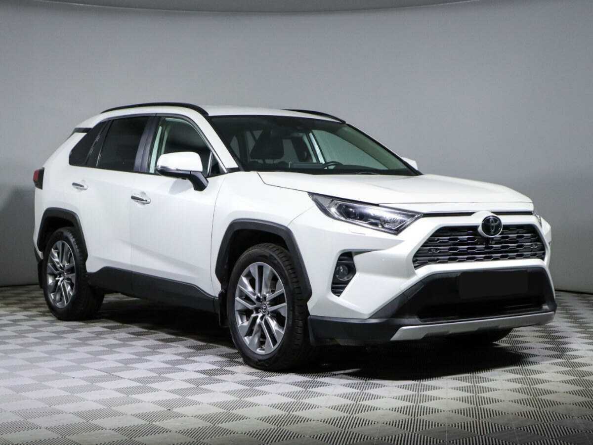 Toyota RAV4 с пробегом — 2020 год. Фото: #2