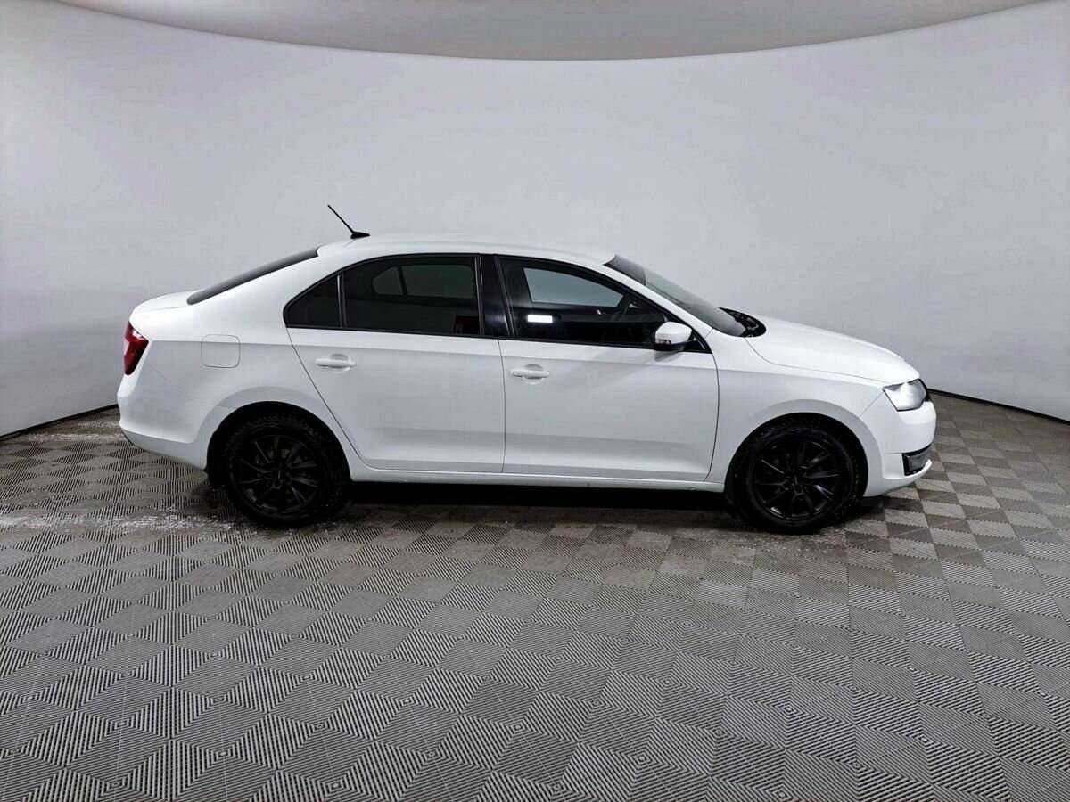 Skoda Rapid с пробегом — 2017 год. Фото: #3