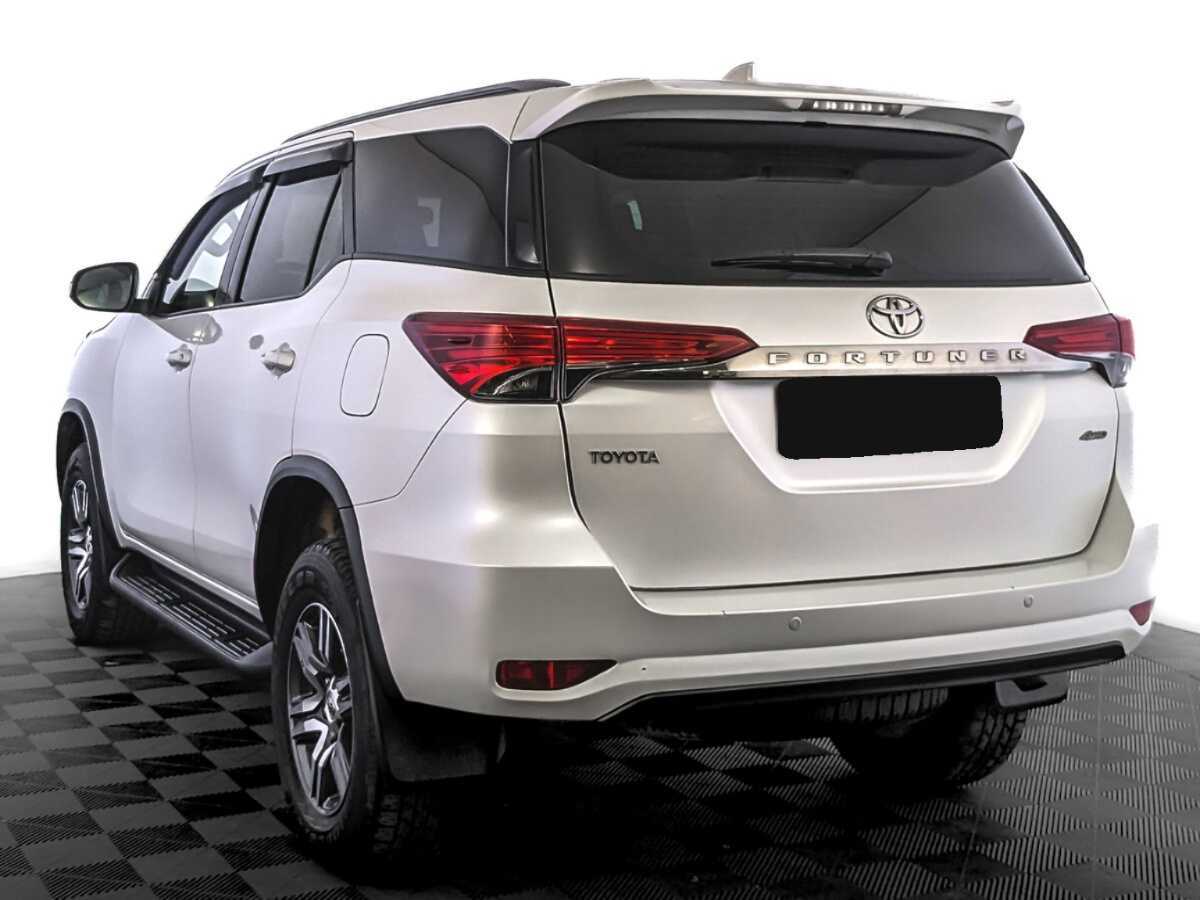 Toyota Fortuner с пробегом — 2018 год. Фото: #6