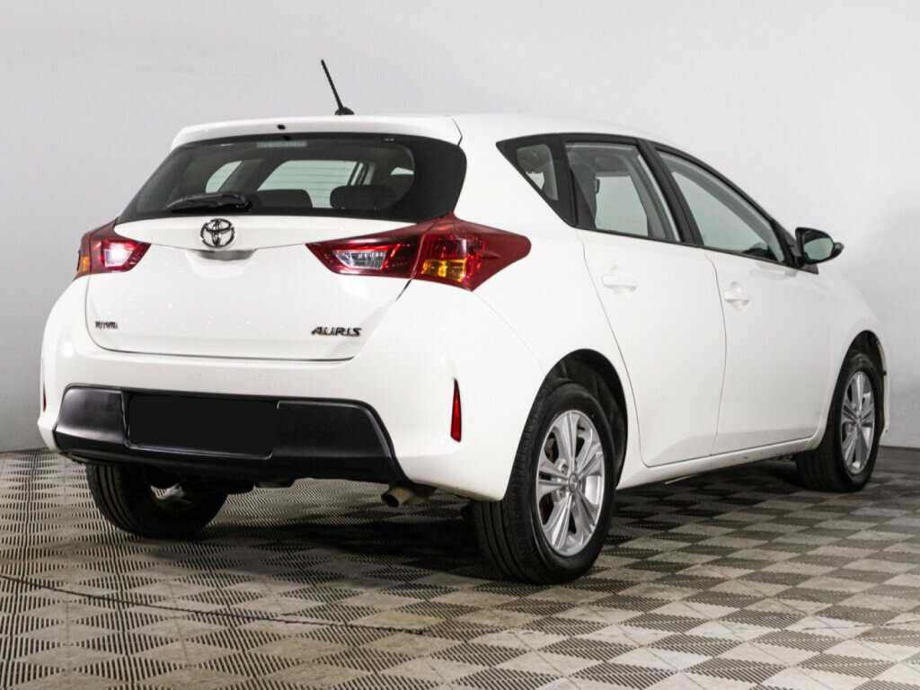 Toyota Auris с пробегом — 2014 год. Фото: #4