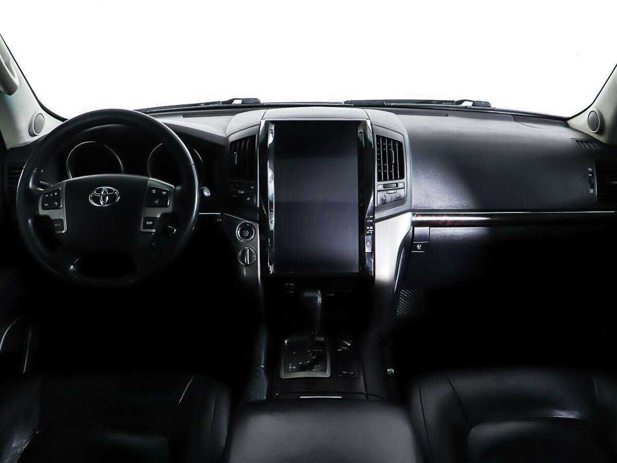 Toyota Land Cruiser с пробегом — 2011 год. Фото: #8