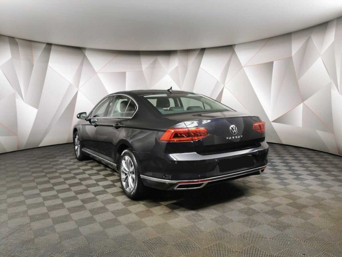 Volkswagen Passat с пробегом — 2021 год. Фото: #3
