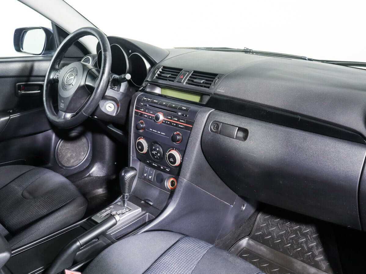 Mazda 3 с пробегом — 2006 год. Фото: #6