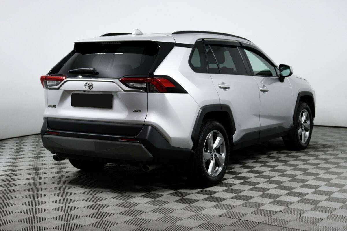 Toyota RAV4 с пробегом — 2021 год. Фото: #4