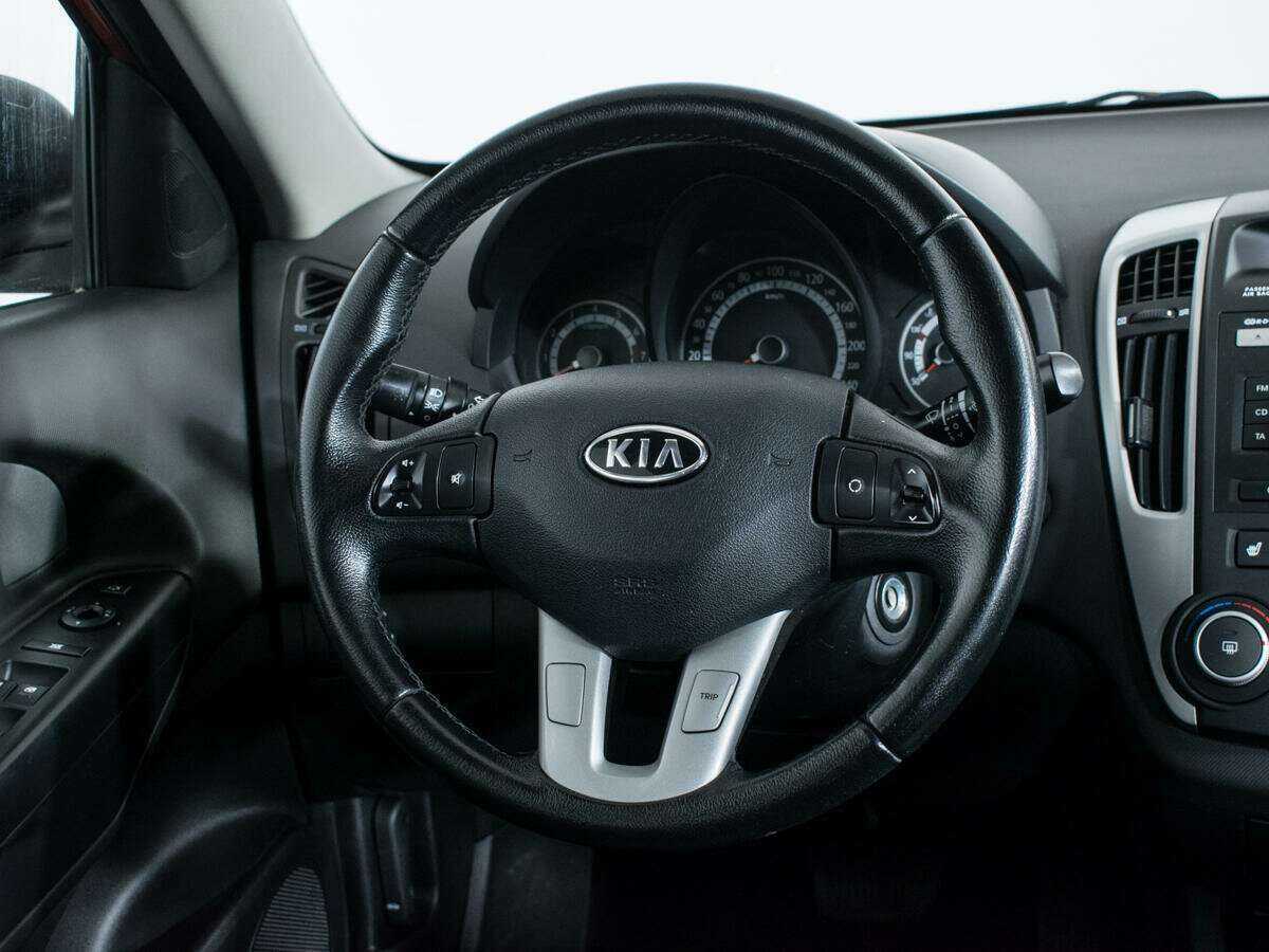 Kia Ceed с пробегом — 2010 год. Фото: #12