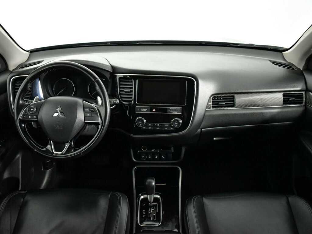 Mitsubishi Outlander с пробегом — 2018 год. Фото: #11