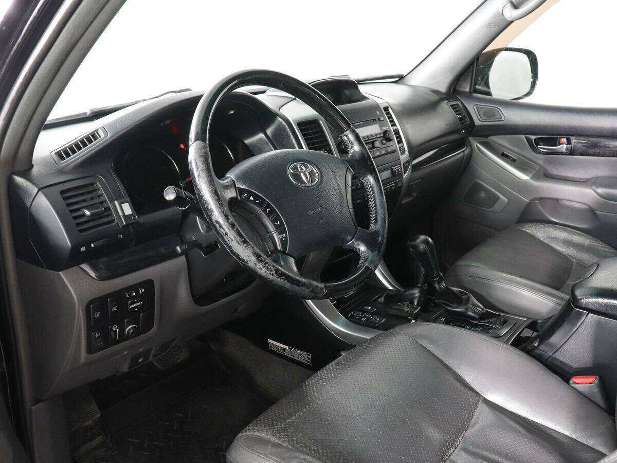 Toyota Land Cruiser Prado с пробегом — 2008 год. Фото: #4