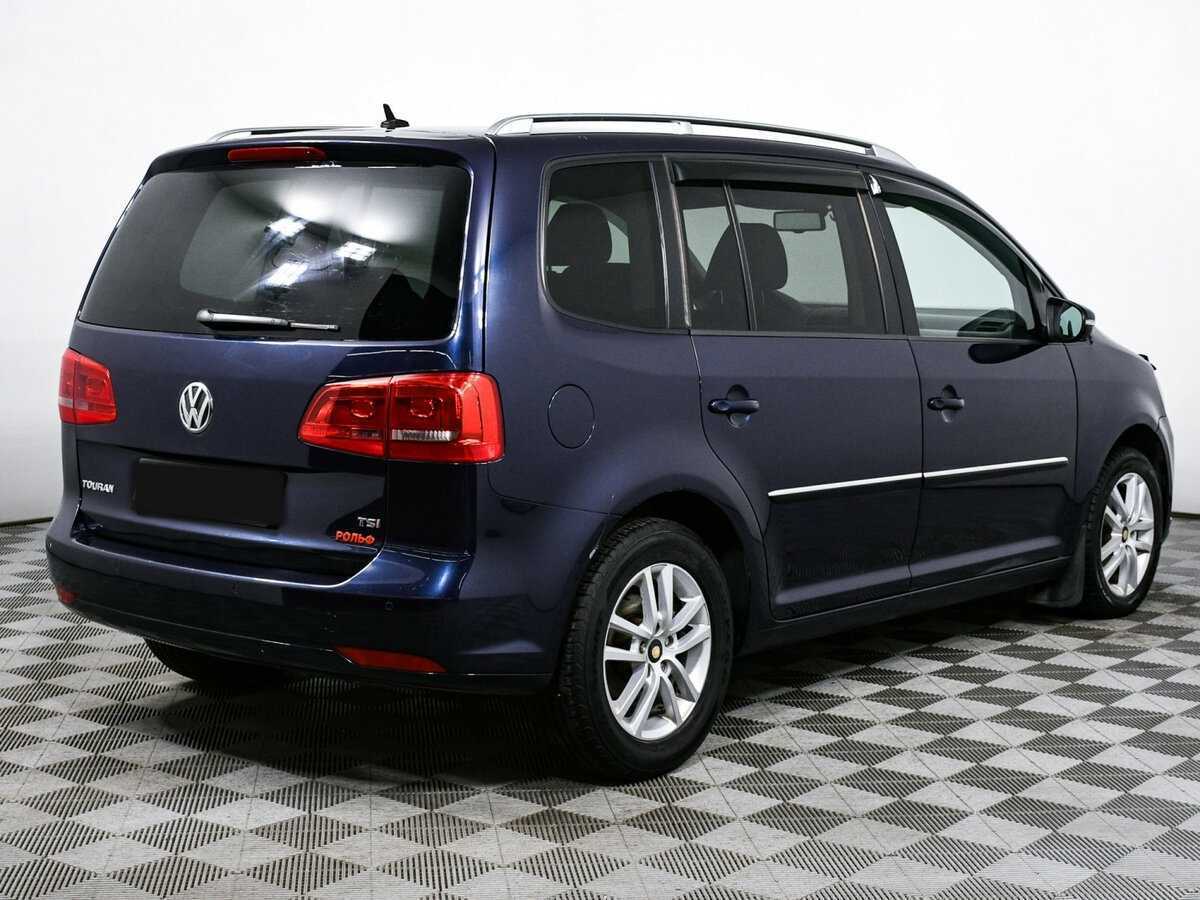 Volkswagen Touran с пробегом — 2012 год. Фото: #4