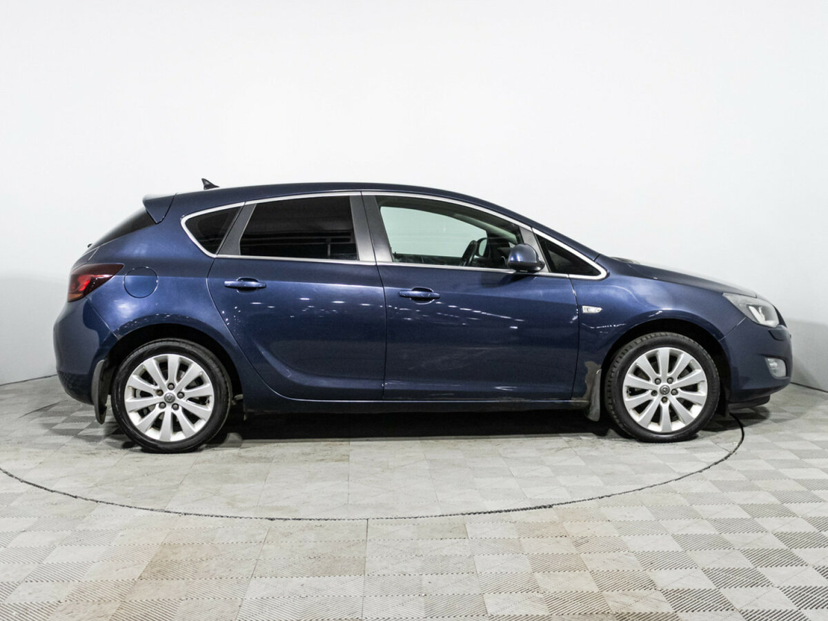 Opel Astra с пробегом — 2010 год. Фото: #3