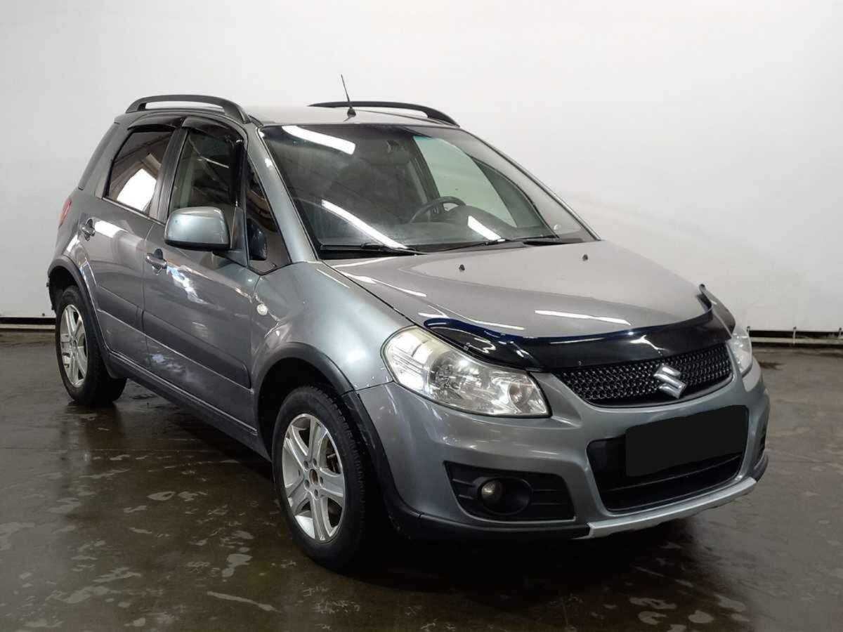 Suzuki SX4 с пробегом — 2010 год. Фото: #6