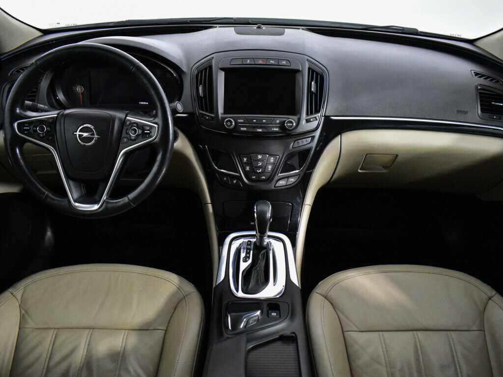 Opel Insignia с пробегом — 2014 год. Фото: #15