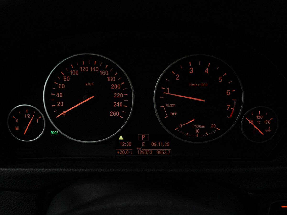 BMW 3 серии с пробегом — 2014 год. Фото: #11