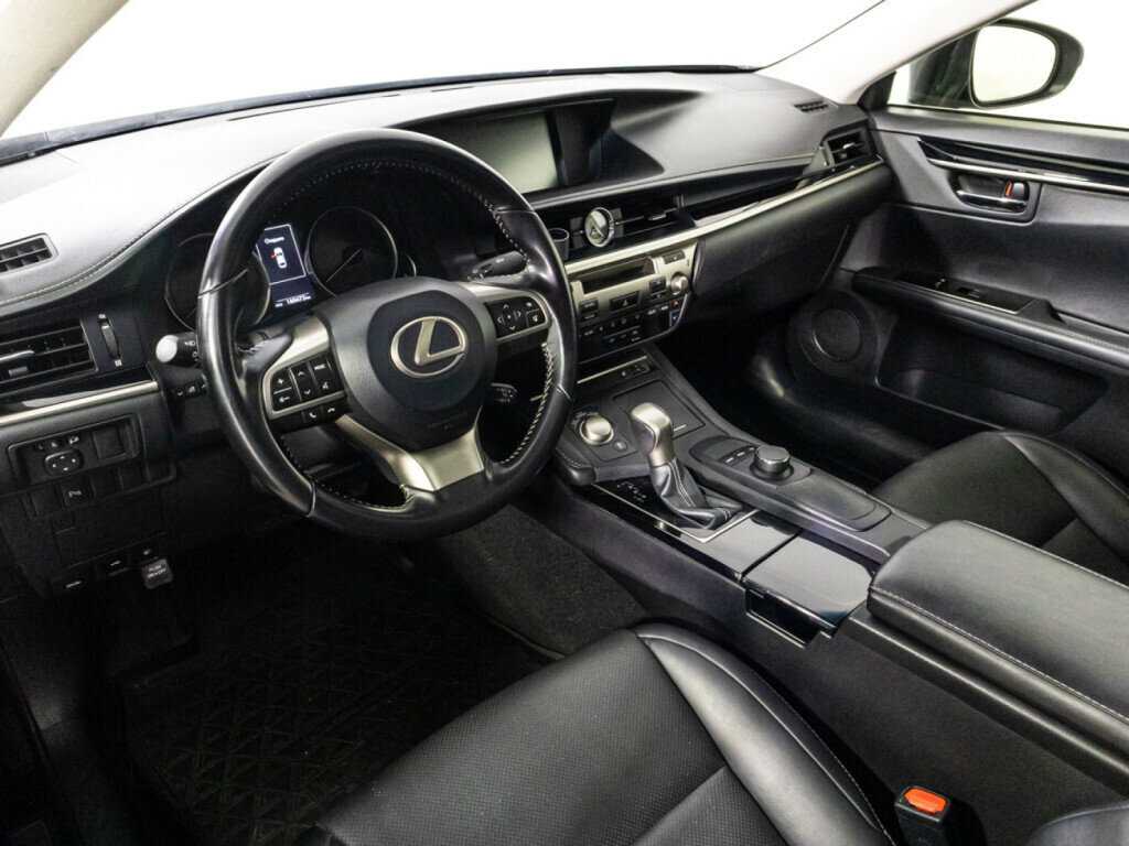 Lexus ES с пробегом — 2017 год. Фото: #10