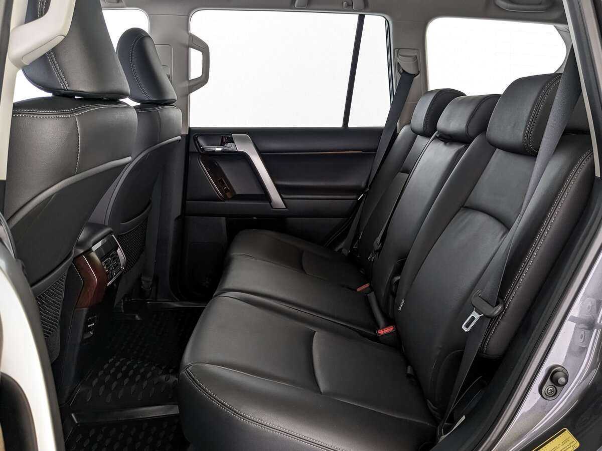 Toyota Land Cruiser Prado с пробегом — 2016 год. Фото: #12