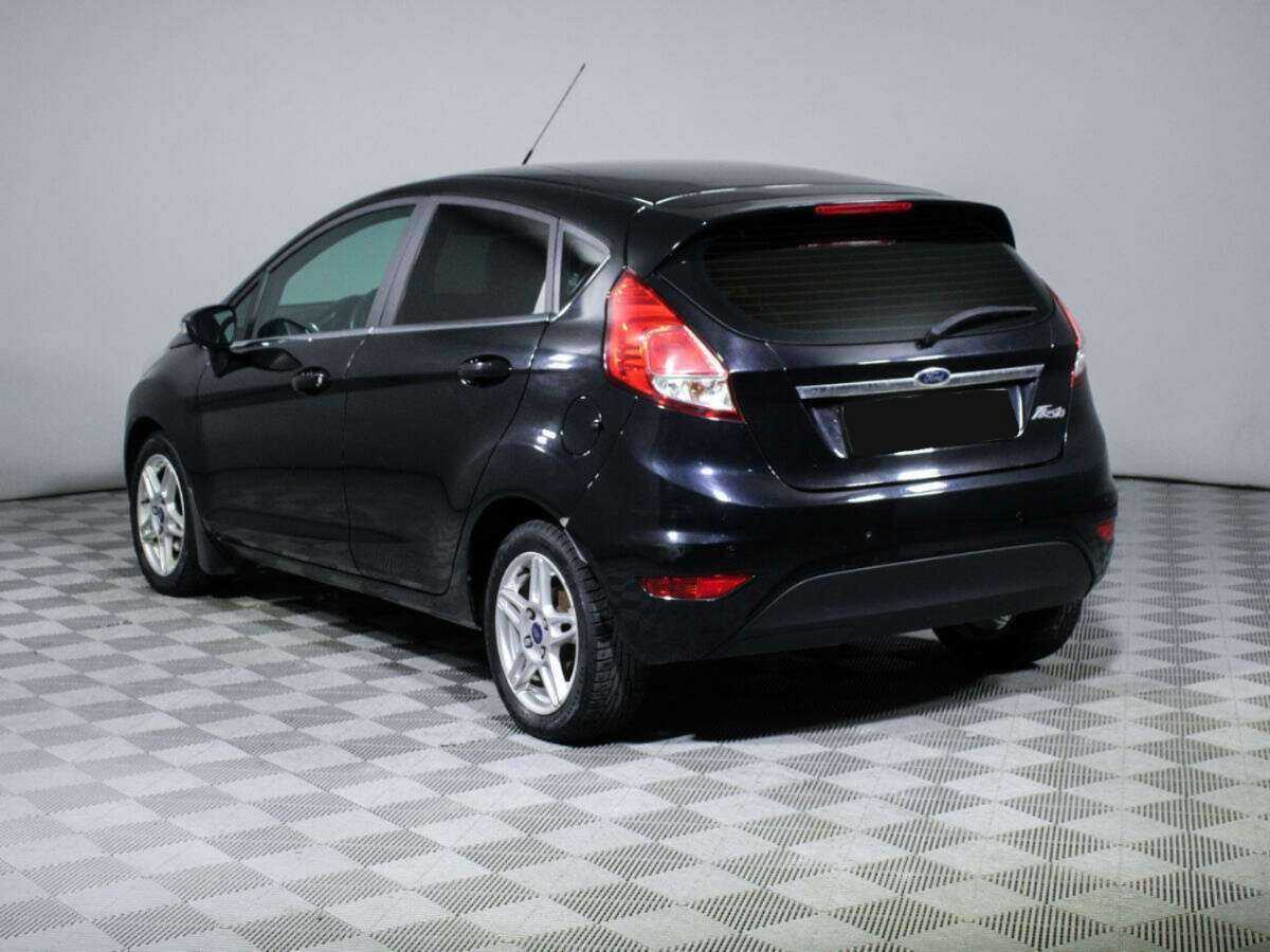 Ford Fiesta с пробегом — 2015 год. Фото: #6