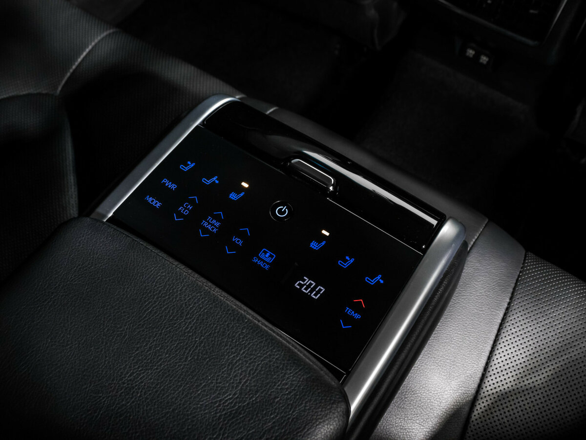Toyota Camry с пробегом — 2018 год. Фото: #22