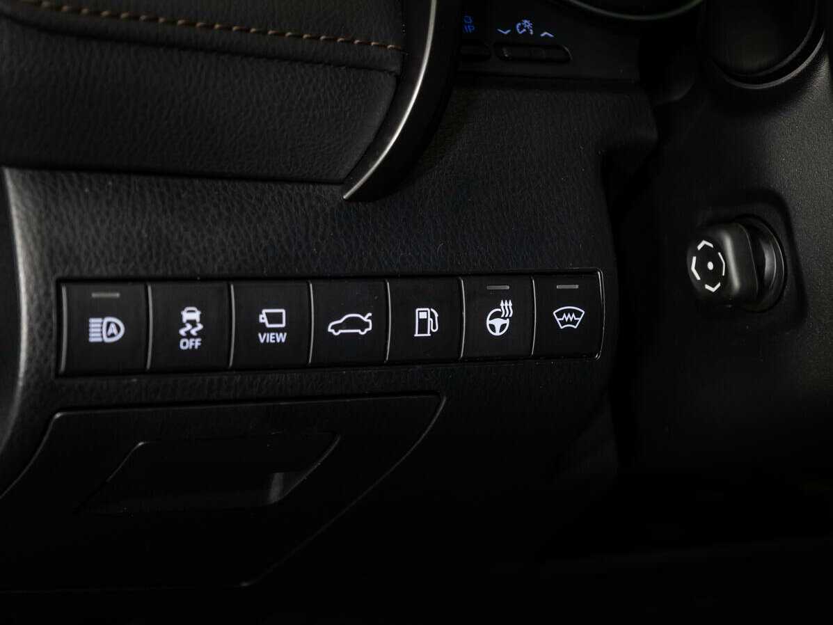 Toyota Camry с пробегом — 2018 год. Фото: #23