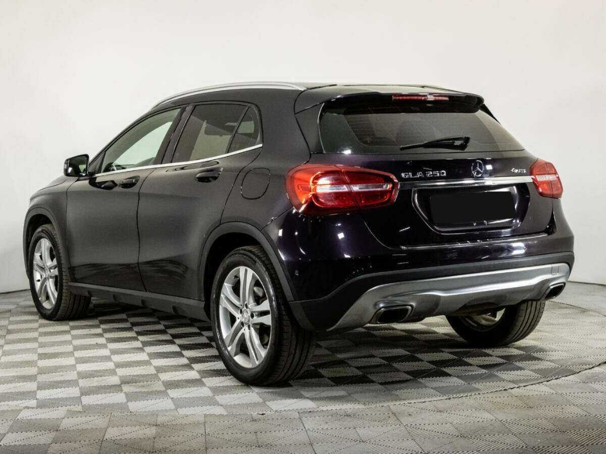 Mercedes-Benz GLA с пробегом — 2015 год. Фото: #6