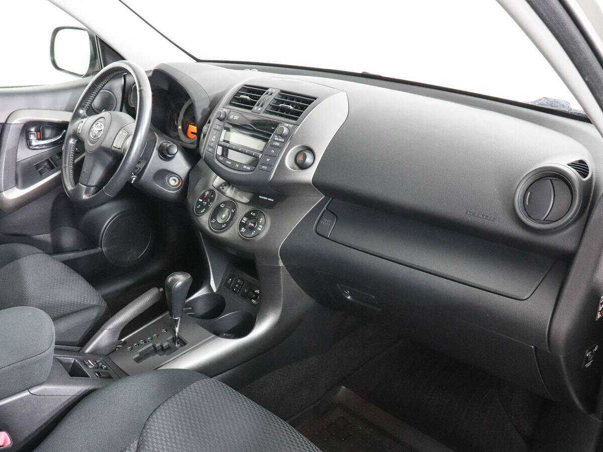 Toyota RAV4 с пробегом — 2011 год. Фото: #9