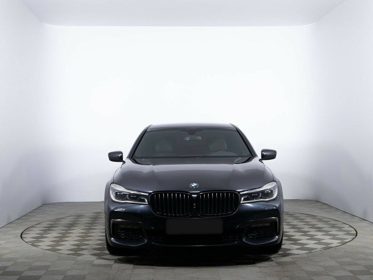 BMW 7 серии с пробегом — 2017 год. Фото: #1