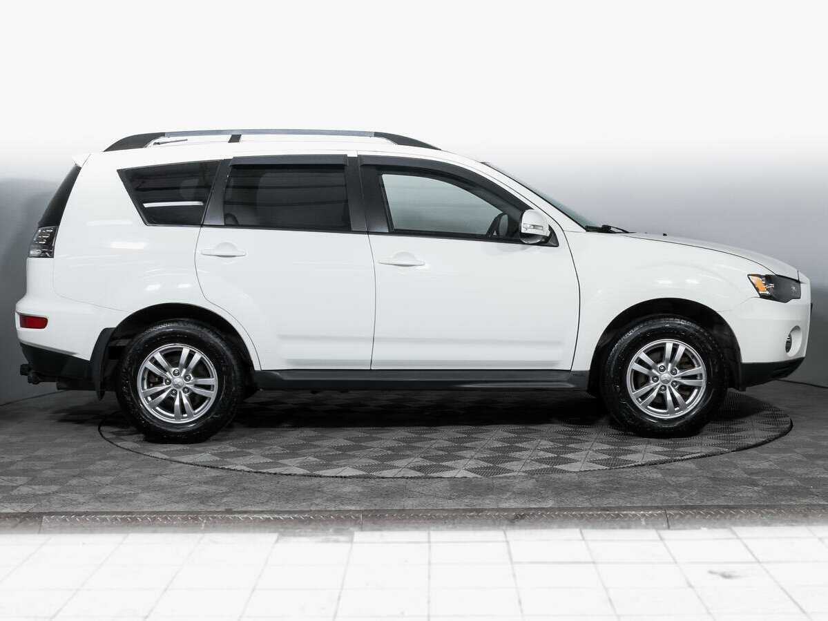 Mitsubishi Outlander с пробегом — 2011 год. Фото: #3