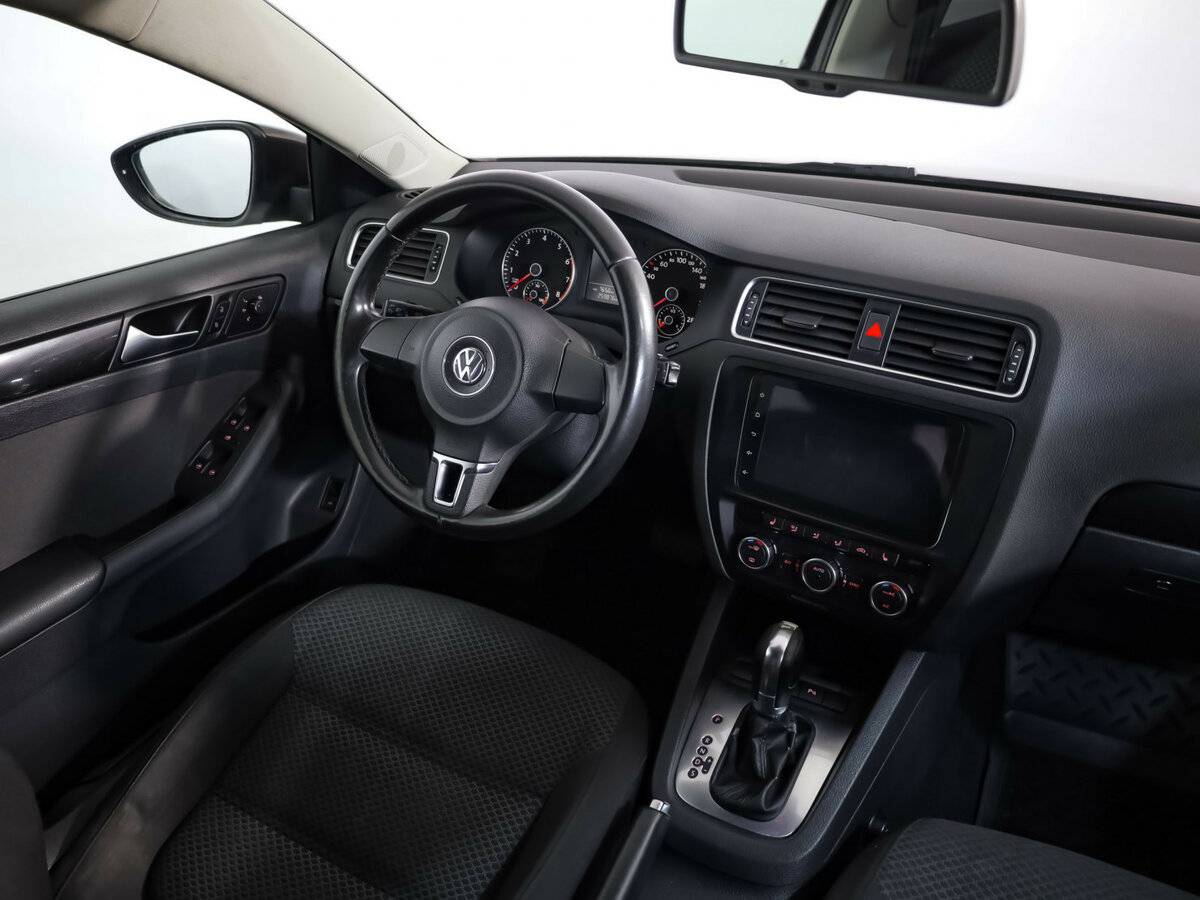 Volkswagen Jetta с пробегом — 2014 год. Фото: #6