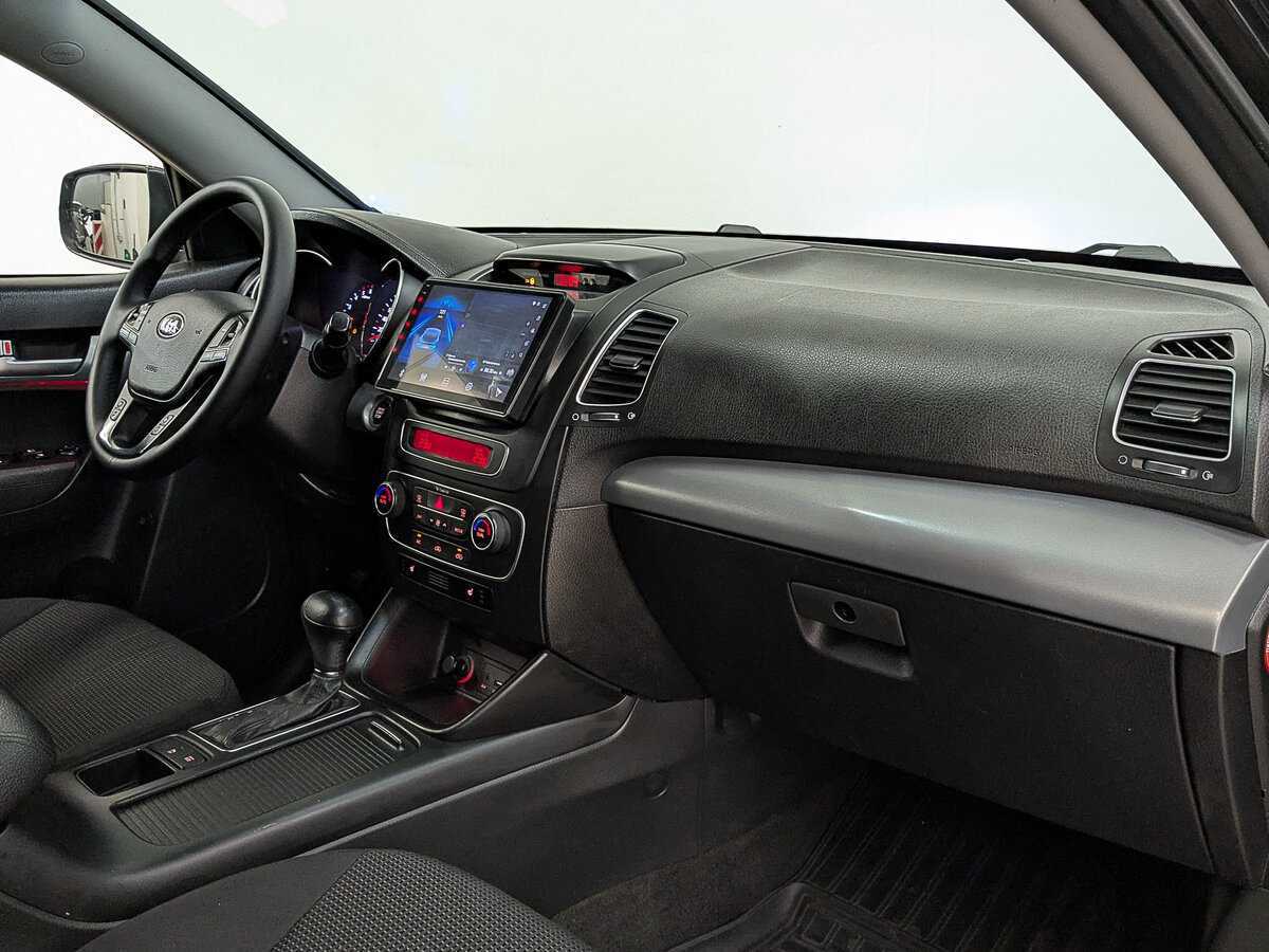 Kia Sorento с пробегом — 2015 год. Фото: #12