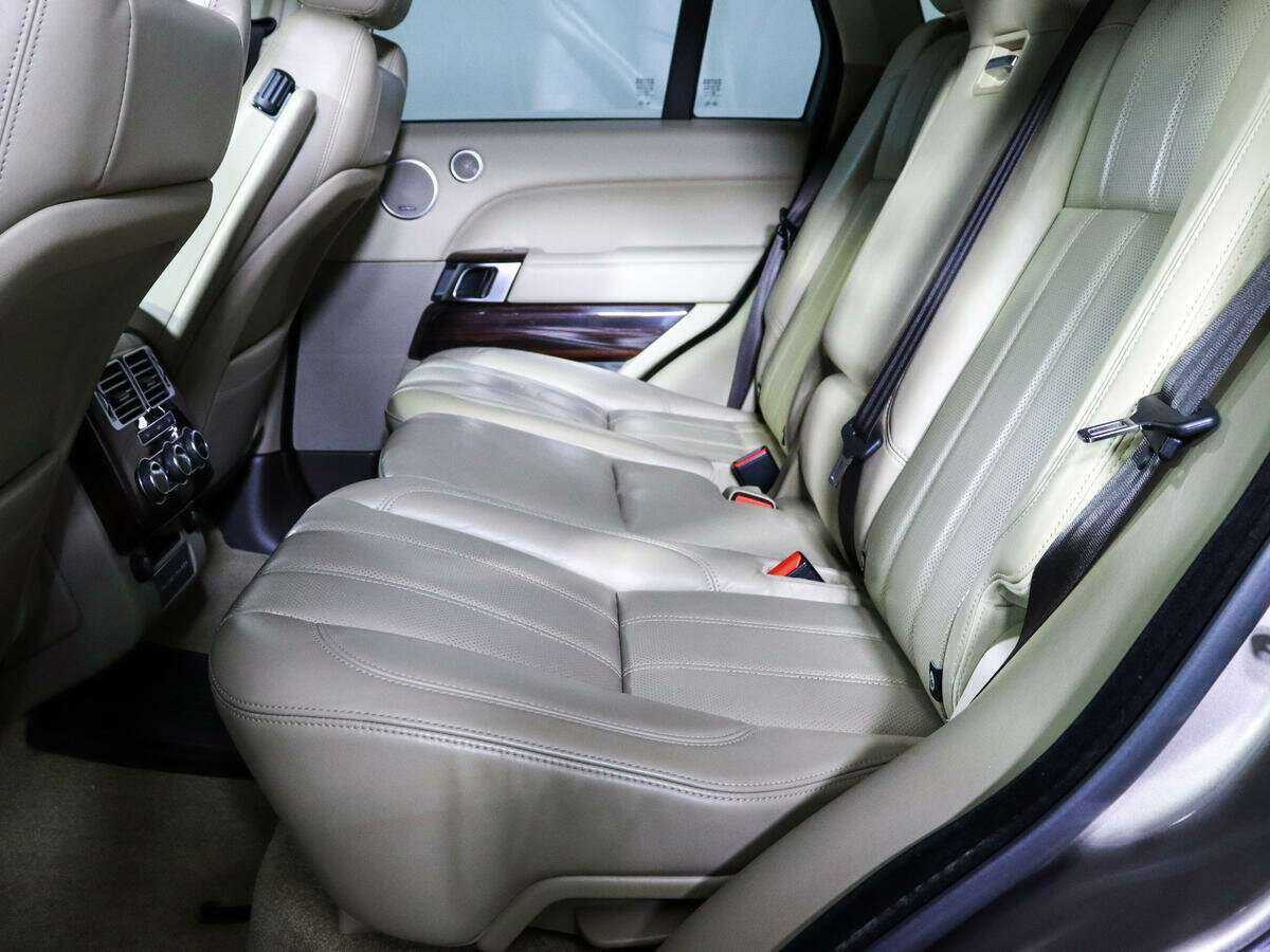 Land Rover Range Rover с пробегом — 2017 год. Фото: #6
