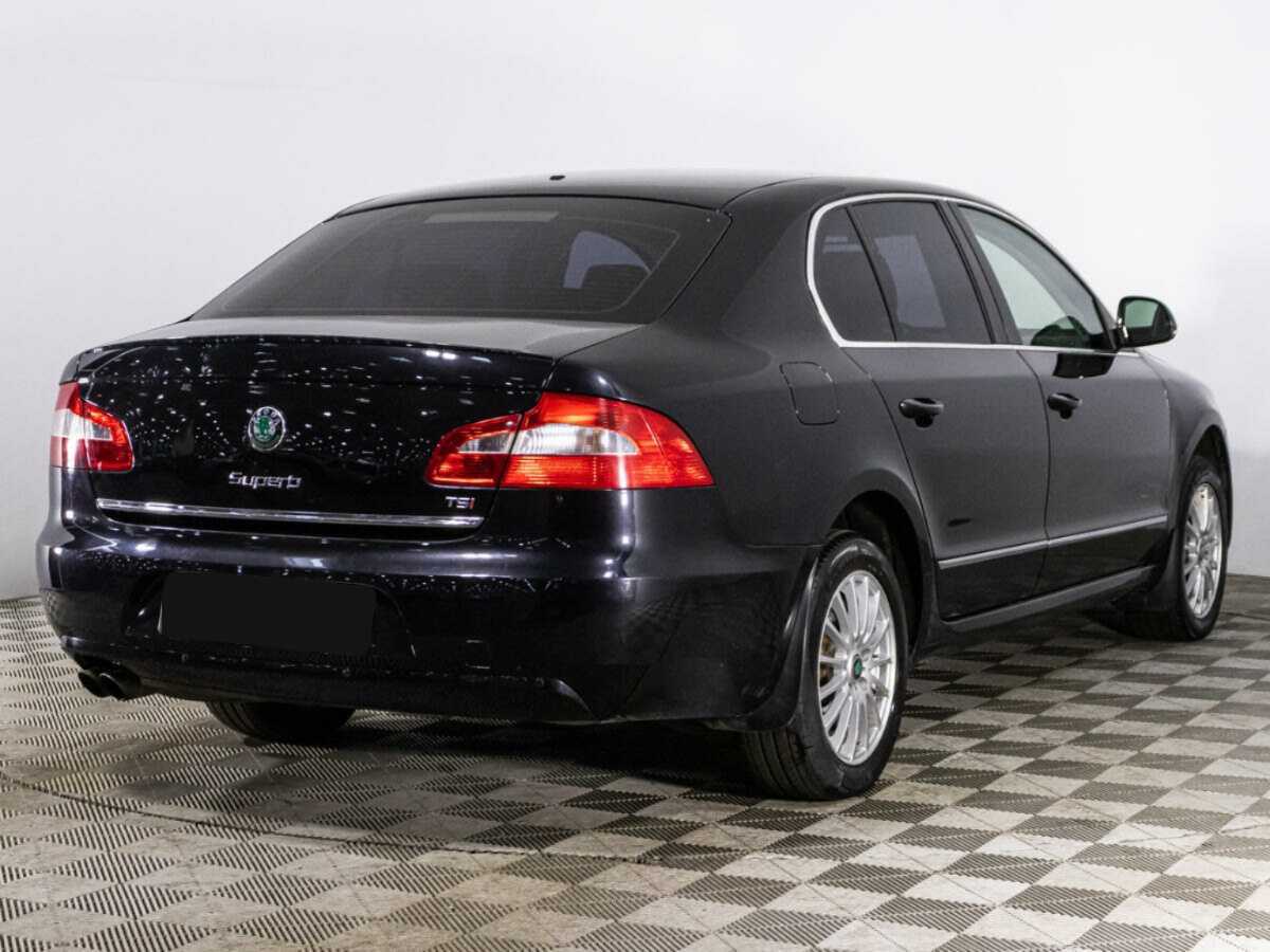 Skoda Superb с пробегом — 2012 год. Фото: #4