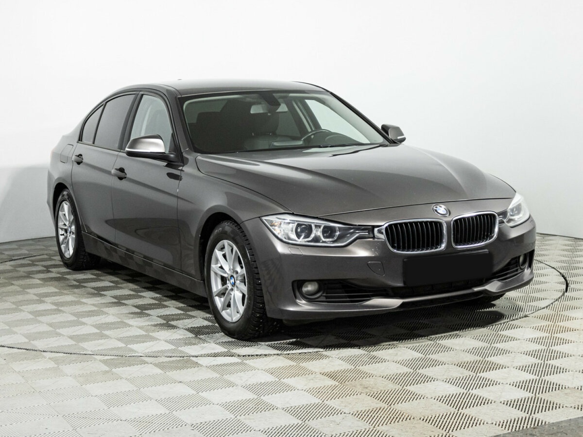 BMW 3 серии с пробегом — 2015 год. Фото: #2