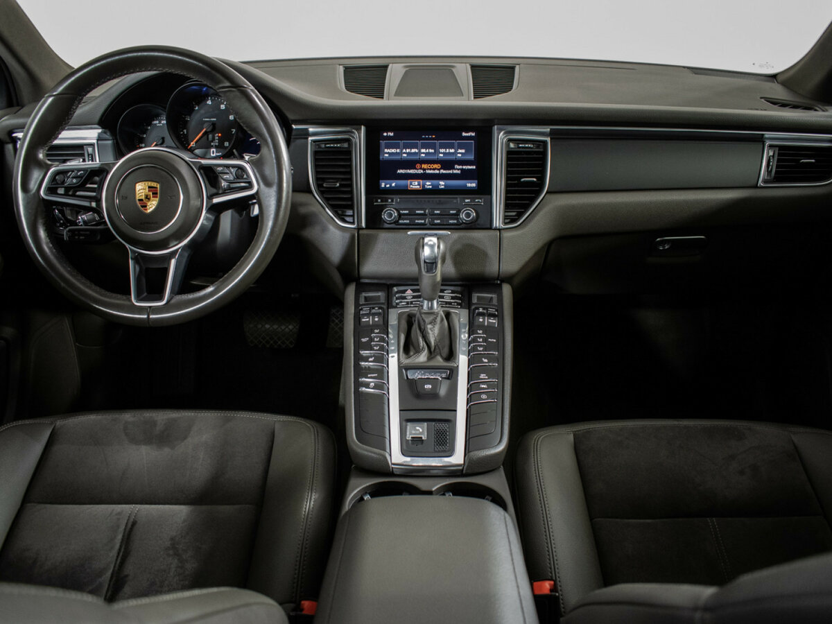 Porsche Macan с пробегом — 2018 год. Фото: #10