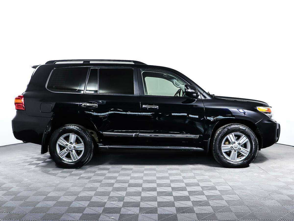 Toyota Land Cruiser с пробегом — 2012 год. Фото: #2