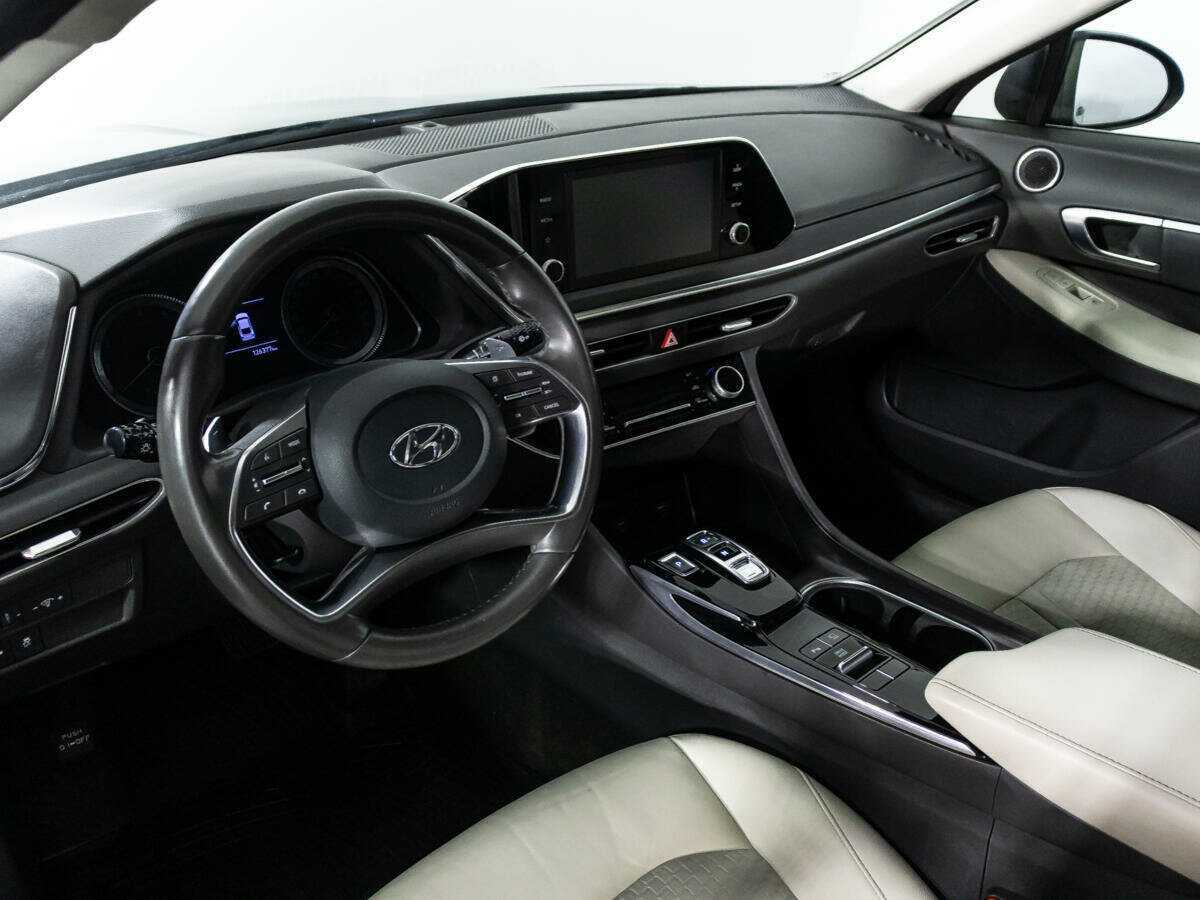 Hyundai Sonata с пробегом — 2020 год. Фото: #10